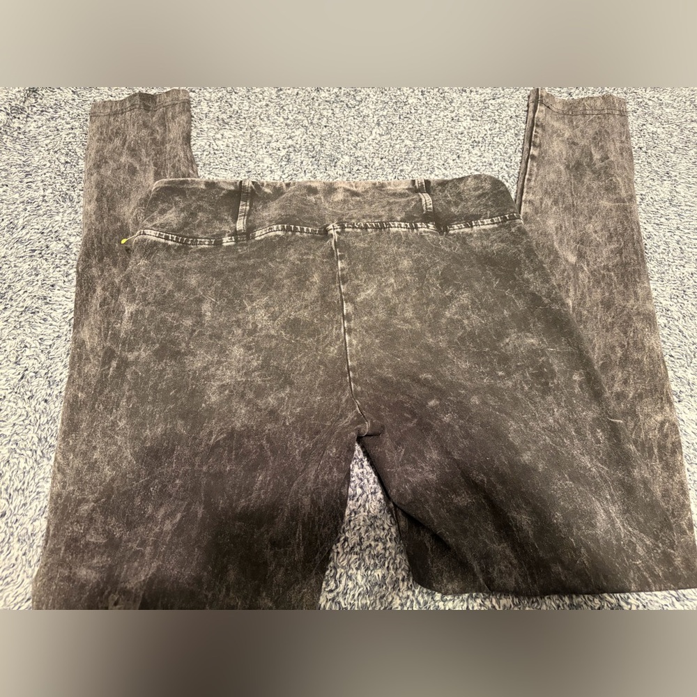 Talula Charcoal Acid Wash leggings Size M - Picture 8 of 8